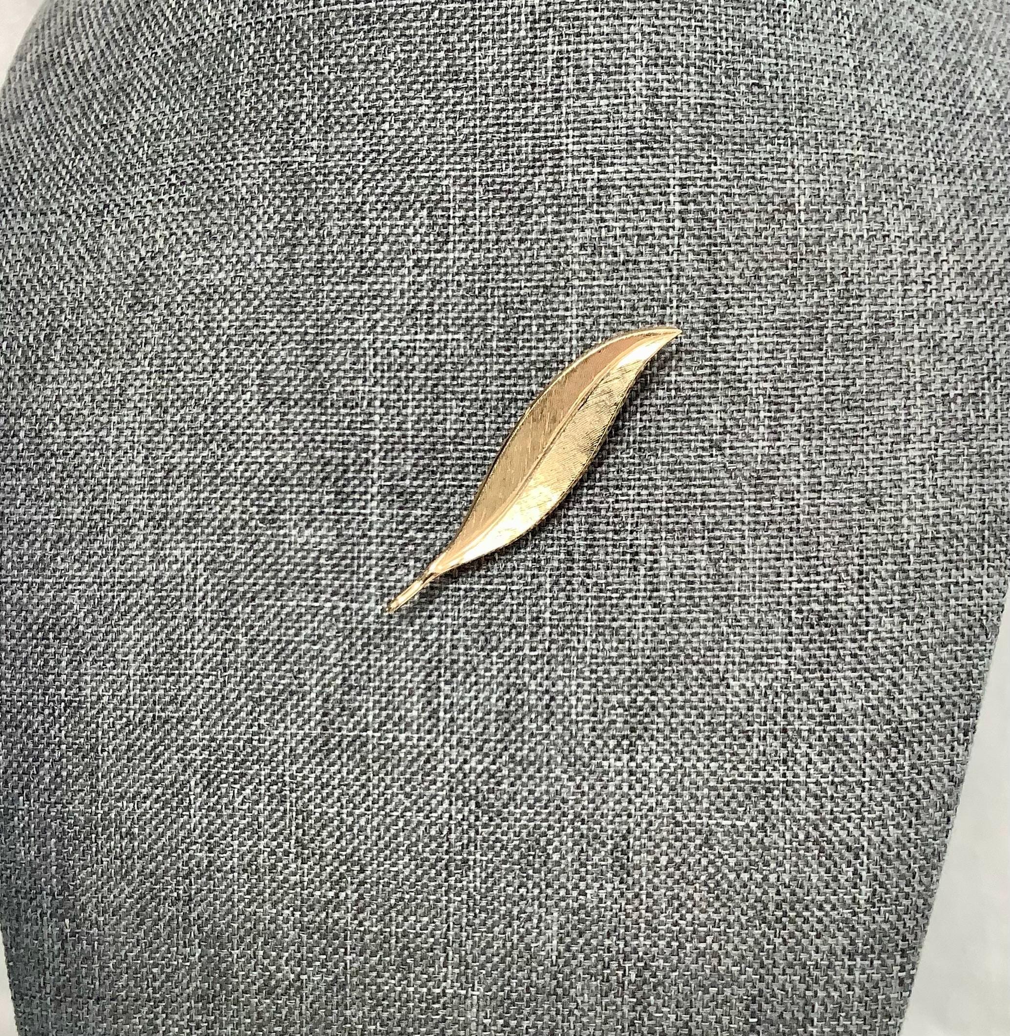 Vintage 969 14K Gold F.J.G. Leaf Brooch Pin Signed Designer Vintage 969 14K Gold F.J.G. Leaf Brooch Pin Signed Designer