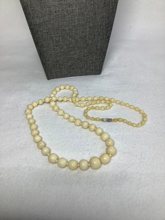 Vintage French Ivory-Colored Bead Necklace Jewelr… - image 7