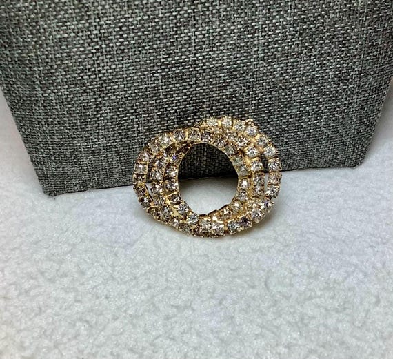 Vintage Rhinestone Interlocking Circle Pin Brooch… - image 1