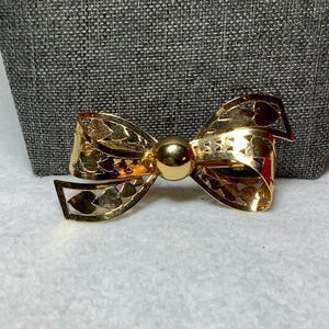 Vintage Gold Heart Ribbon Bow Brooch Pin Fashion Jewelry Gold Tone Cut Hearts Holiday Festive Party Birthday Elegant Love Gift Her Wife