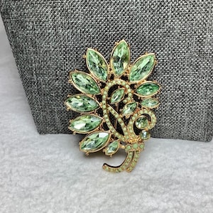 Vintage Green Abstract Flower Brooch Pin Jewelry Faceted Cut Acrylic Beads Ribbon Swirl Gold Tone Artsy Elegant Lime Green Gift for Her Wife