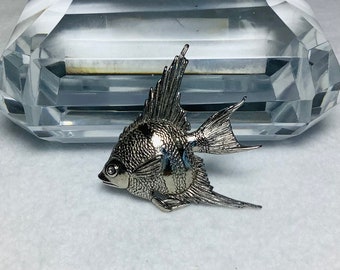 Vintage Silber Fisch JJ Brosche Pin signiert Schmuck Silber Ton Angelfish Aquarium Tropical Ocean Beach Island Sea Life Geburtstag Freund Geschenk