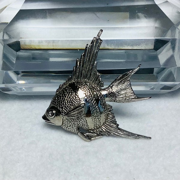 Vintage Silver Fish JJ Brooch Pin Signed Jewelry Silver Tone Angelfish Aquarium Tropical Ocean Beach Island Sea Life Birthday Friend Gift