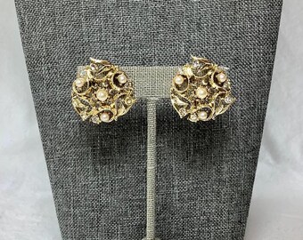 Vintage Gold Floral Clip On Earrings Sarah Coventry Signed Designer Jewelry Gold Tone Faux Pearl Rhinestone Round Flower Ornate Glamour