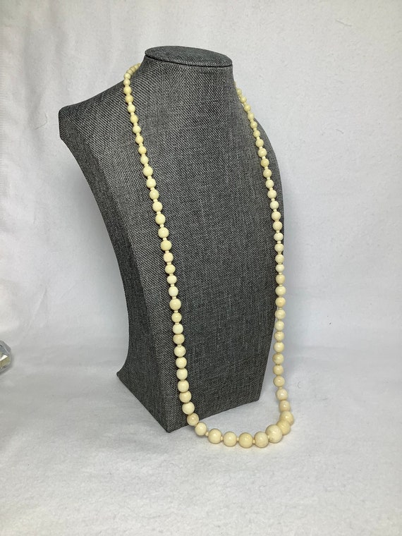 Vintage French Ivory-Colored Bead Necklace Jewelr… - image 3