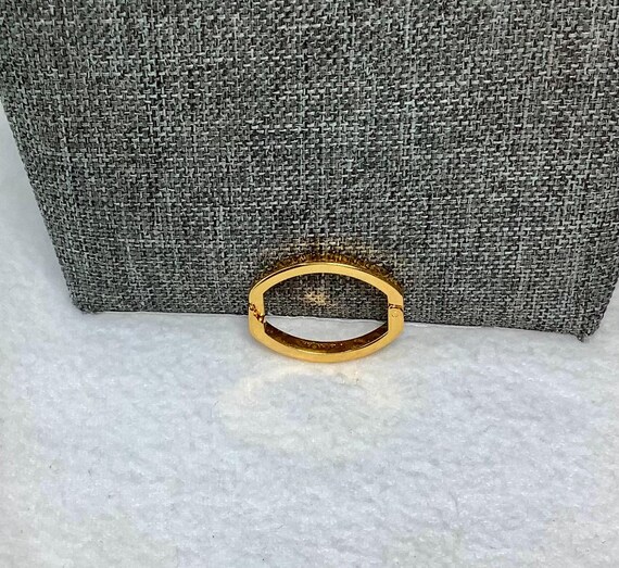 Vintage Scarf Clip Joan Rivers Signed Designer Jewelry Single Row Gold Tone High Shine Scarf Ring Slide  Buckle Glamour Romantic Statement