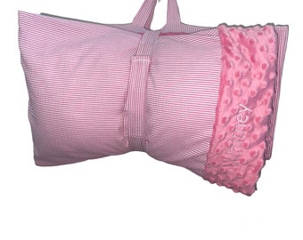 Seersucker Sweetness: Pink Kindermat Cover Set for Daycare Nap Time – Infuse Comfort with Delicate Style for Serene and Restful Moments