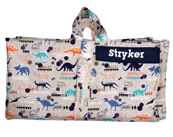 Dino Gray Adventures: Kindermat Cover for Daycare Nap Time – Transform Rest into Prehistoric Fun with Playful Style and Cozy Comfort