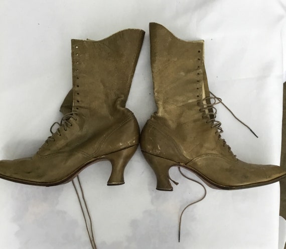 victorian style boot