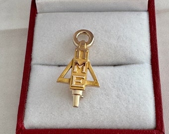 Pi Mu Epsilon 10K US Mathematics Honor Society Key Faternity Brooch  Pin Vintage Hallmark 10K Sheild Symbo LetterB -3.5 Grams L 1.09”x 0.52”