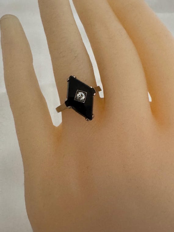 10K Solid White Gold Solitaire Center Diamond Bla… - image 1