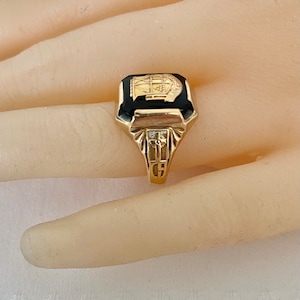 10K Solid Gold 1940 Bladensburg Class Ring Aged Patina Some Wear Hallmark 10K Jostens 5.82 Grams