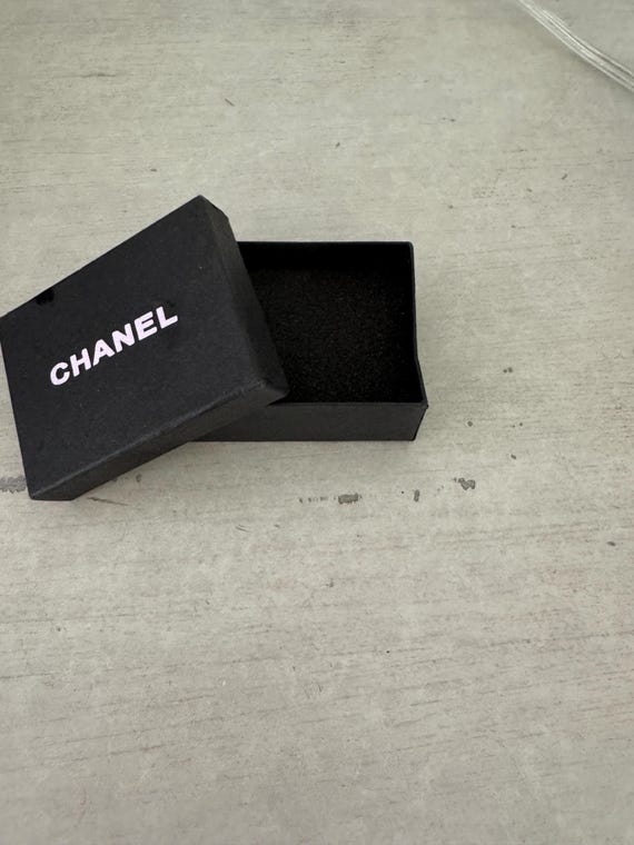 Coco Chanel Authentic Interlocking CC Logo Beauti… - image 6