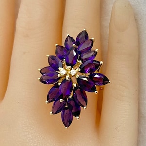 14K Gold 9ctw 18 Marquise Amethyst 2 Accent Diamonds Center Exquisite Estate Gemstones Cocktail Ring 7.84 Grams Size 8.75