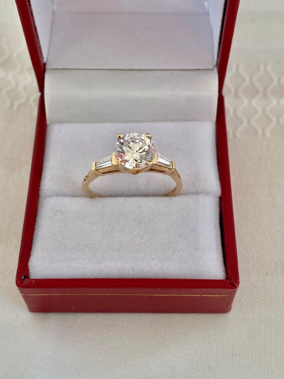 14K Solid Gold Solitaire CZ Flanked Baguettes Exq… - image 4