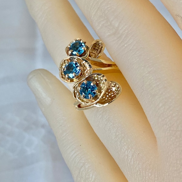 13K Solid Gold Blue Topaz 3 Gemstones Yellow Gold Robins Nest Design Yellow Gold Ring size 4