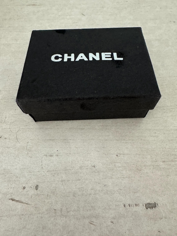 Coco Chanel Authentic Interlocking CC Logo Beauti… - image 5