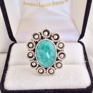 Lovely Sterling Silver 925 faux Green Cabochon Ring Made in Mexico Artist Signed.