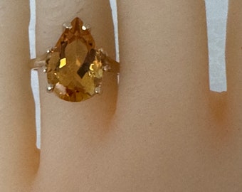 14K Solid Gold Citrine Gemstone Faceted Pear Shape 14.6mmx 9.6mm Beautiful Vintage Ring Yellow Gold 3.86 Grams Hallmark 14K Size 6