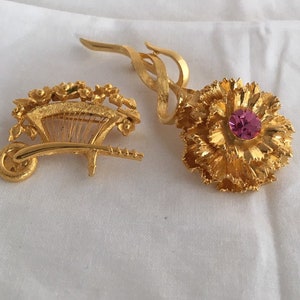 2 Stunning Vintage Brooches 3D Flower Pink Ice Rhinestone & Garden Cart With Flowers Both Gold Tone