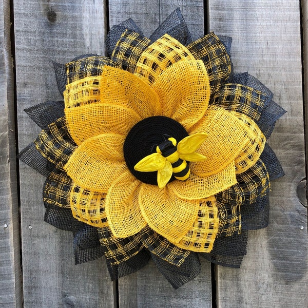 Bee Wreath, Yellow Black Sunflower, Sunflower Wreath, Bee Sunflower, Summer wreath, Fall wreath, gift, Mother's day gift, wall decor