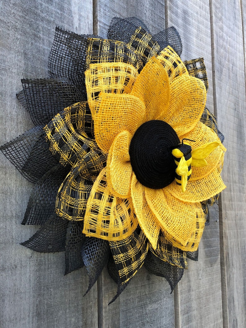 Bee Wreath, Yellow Black Sunflower, Sunflower Wreath, Bee Sunflower, Summer wreath, Fall wreath, gift, Mother's day gift, wall decor image 5