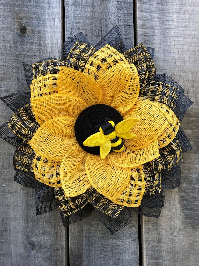 Bee Wreath, Yellow Black Sunflower, Sunflower Wreath, Bee Sunflower, Summer wreath, Fall wreath, gift, Mother's day gift, wall decor image 2