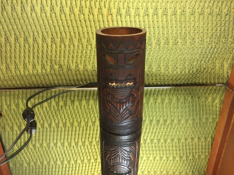 FREE SHIPPING Vintage 1970/'s hand carved Tiki bar lamp