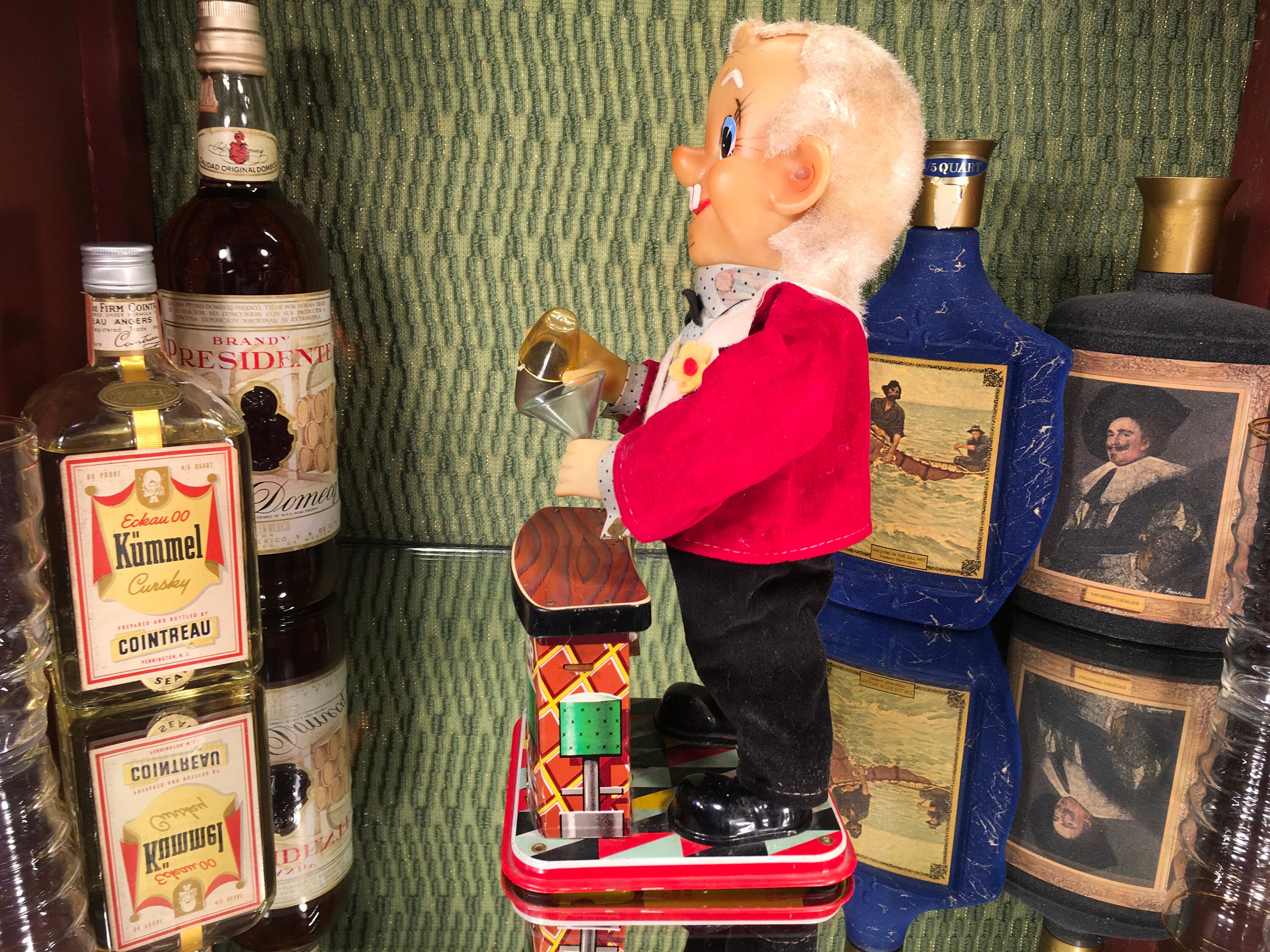 bartender monkey toy