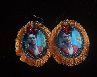 FRIDA earrings with red flower