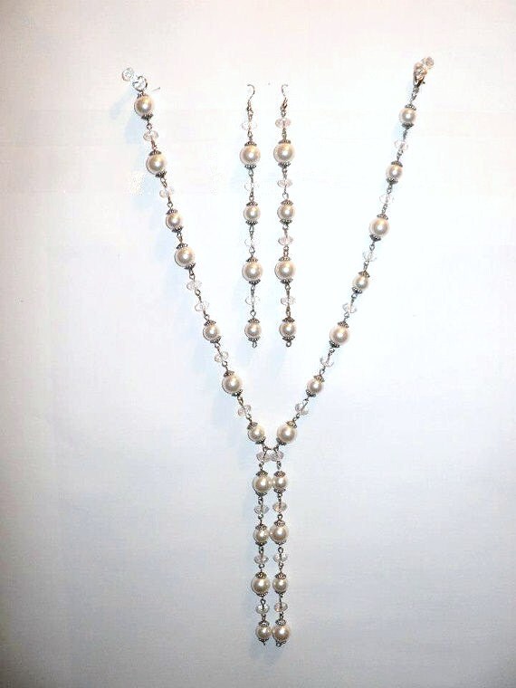 White beaded earring & white beaded necklace set Beaded Etsy