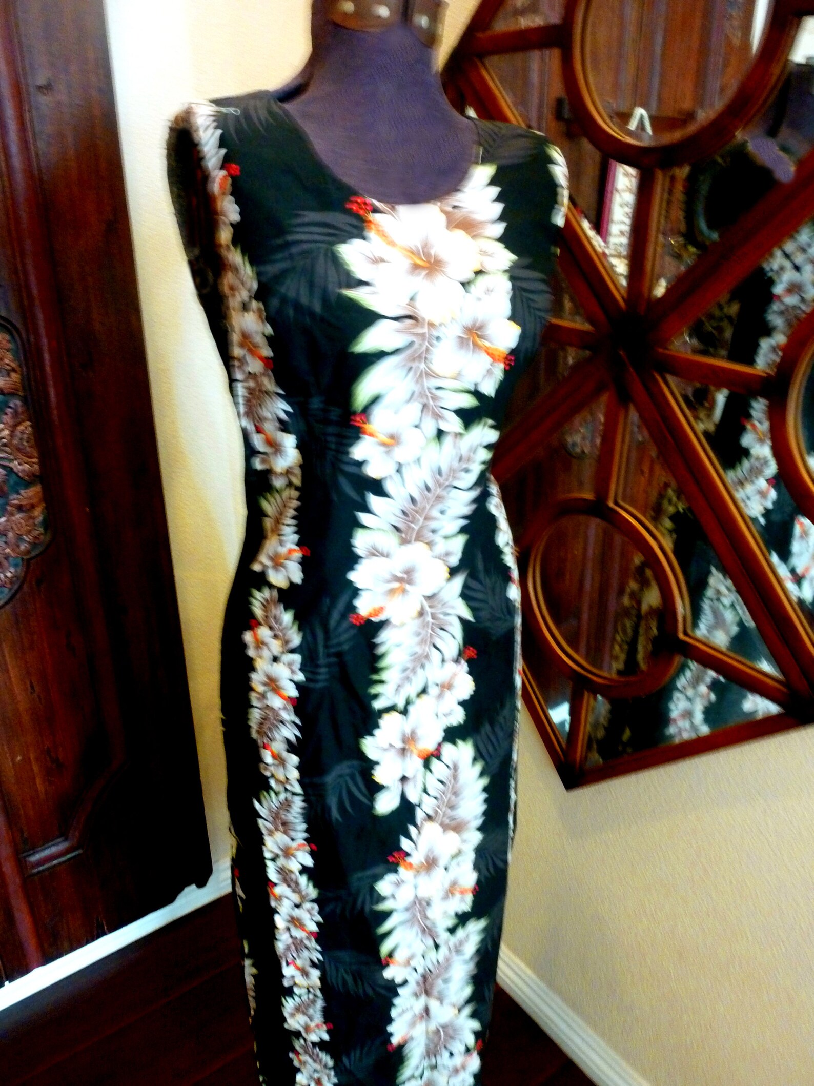 black white houndstooth dress Lily Sleeved Full Circle in Black/White Size:18-32-33 Swim Black and Gold Sequin