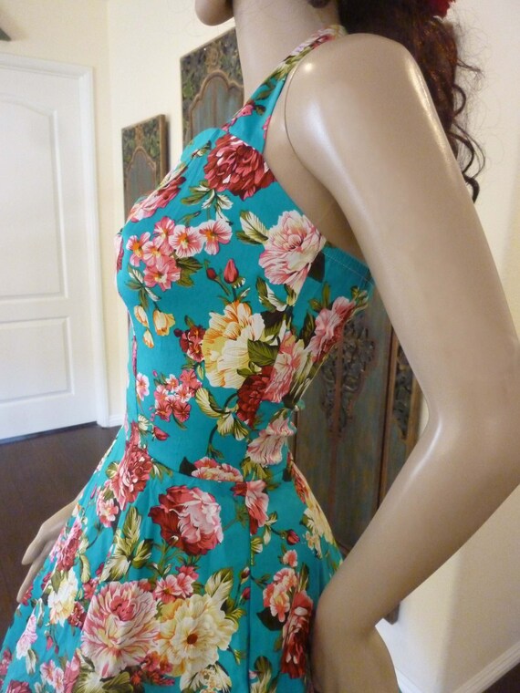 Flirty Vintage Fun in rhe Sun Halter Dress with full  - Gem