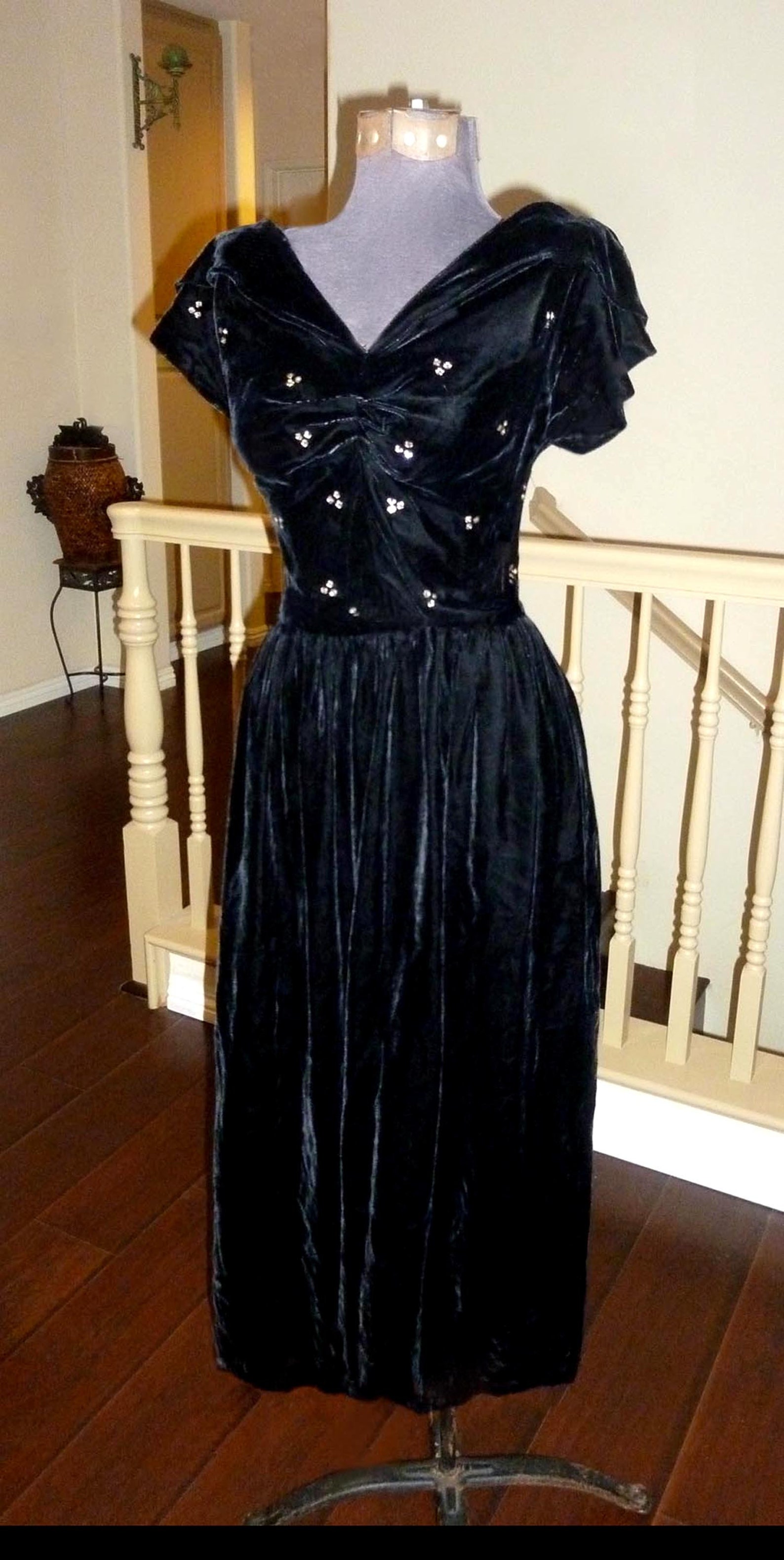 Incredible Precious Rare 1930s Velvet Mini Dress