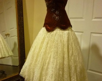Romantic Vintage 1950's Full Circle Skirt of Chantilly Lace ala Grace Kelly