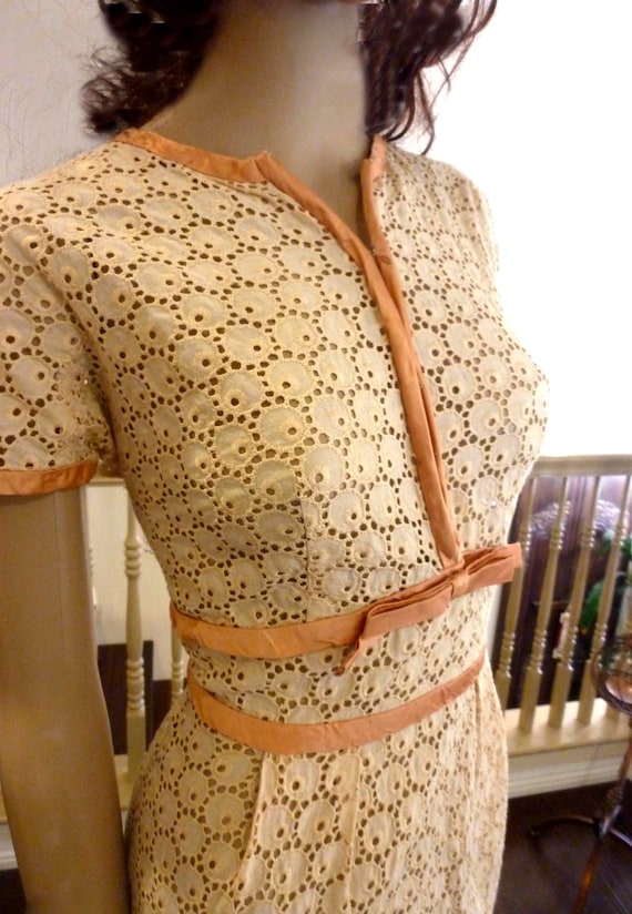 Pretty Vintage 50's Spring -Summer Eyelet Dress- S
