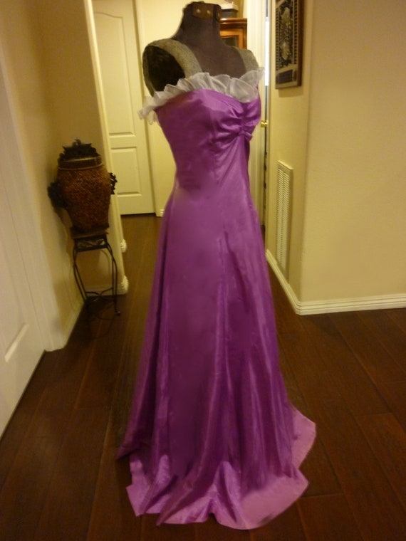 Lovely Vintage Strapless Prom or Bridesmaid dress 