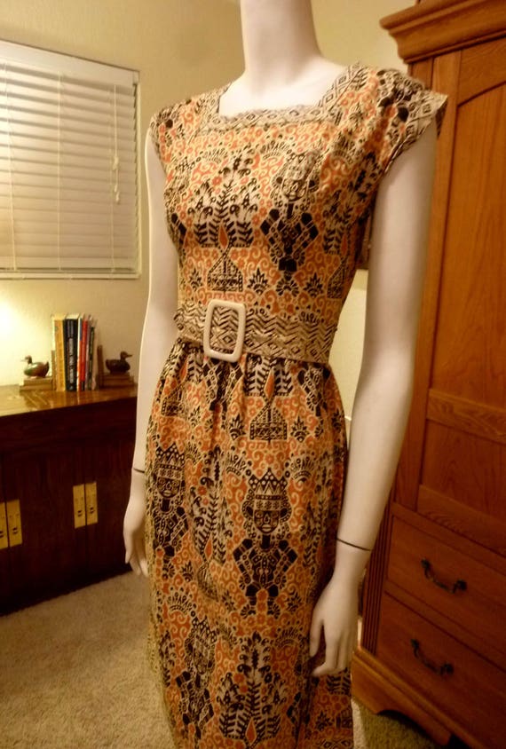 Super Flattering Vintage 60's Print Tiki Dress wi… - image 1