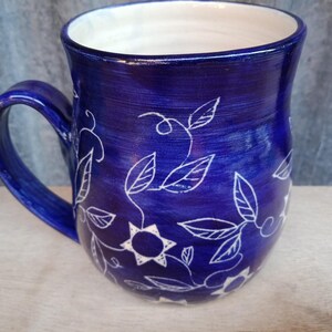 Coffee mug royal blue flower and vine pattern mug, flower mug, daisy mug image 2