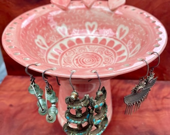 Jewellery holder earring holder- Dusky Pink with lovehearts pottery Jewellery pedestal earring organiser