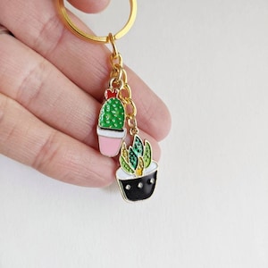 Plant Keychain, Enamel Keychain, Potted Plants Keychain, Plant Lady Keychain, Plant Keyring, Gold Metal Keychain