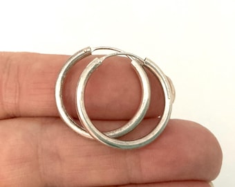 Vintage Sterling Silver Minimalist Hoop Earrings - 2.5cm Diameter with Lever Backs