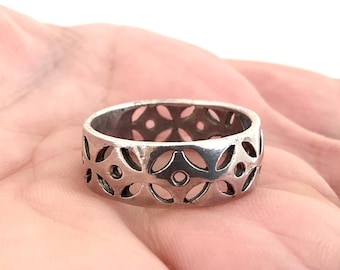Sterlingzilveren bandring met uitgesneden patroon - vintage sieraden maat U (10,25 VS)
