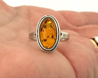 Vintage Oval Amber Stone Ring in Sterling Silver - Women's Jewellery - Size O (US 7.5)