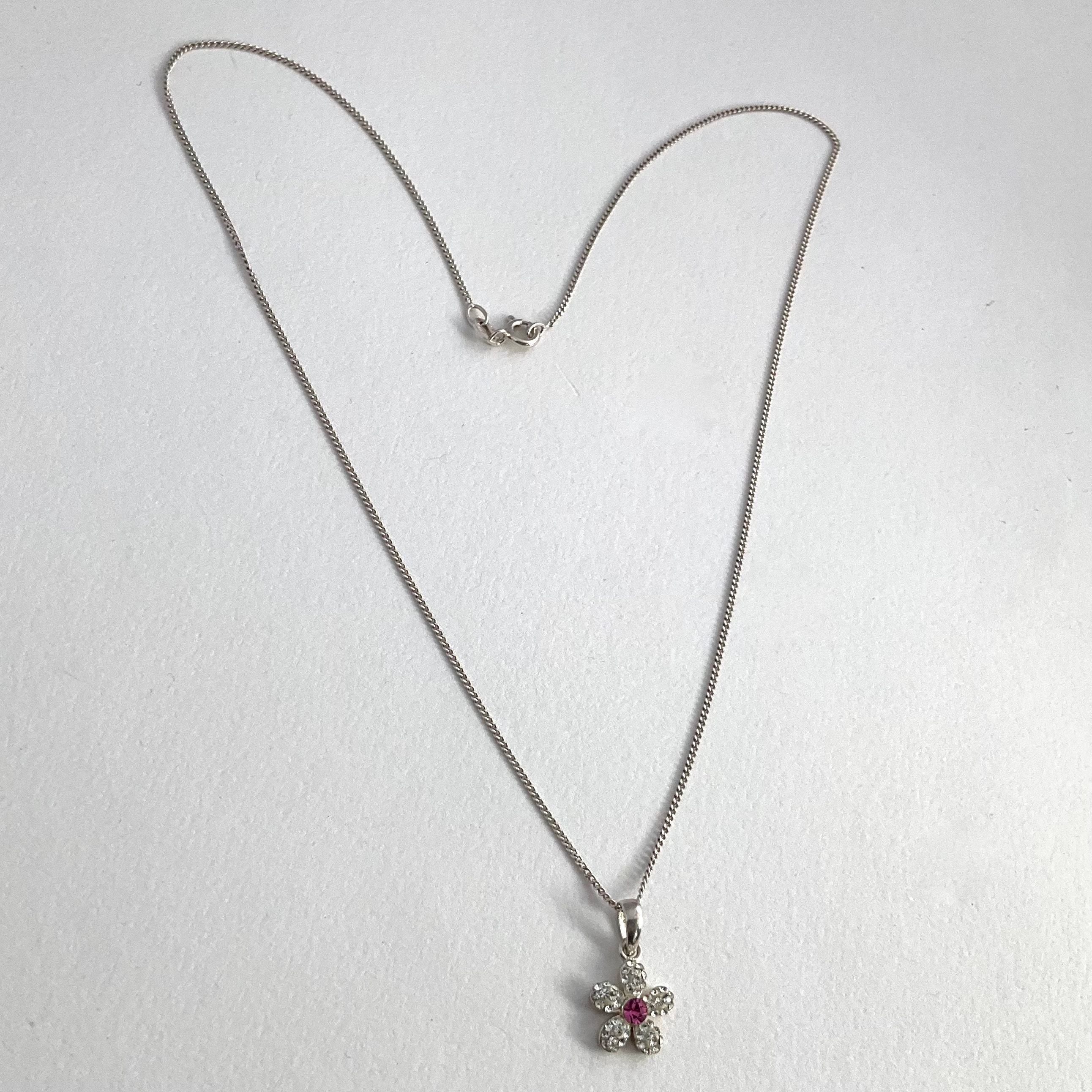 Daisy Pendant Necklace - Vintage Sterling Silver Jewellery
