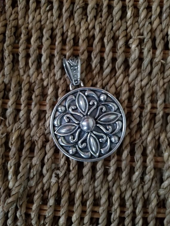 Mexico Sterling Silver Round Flower Medallion Char