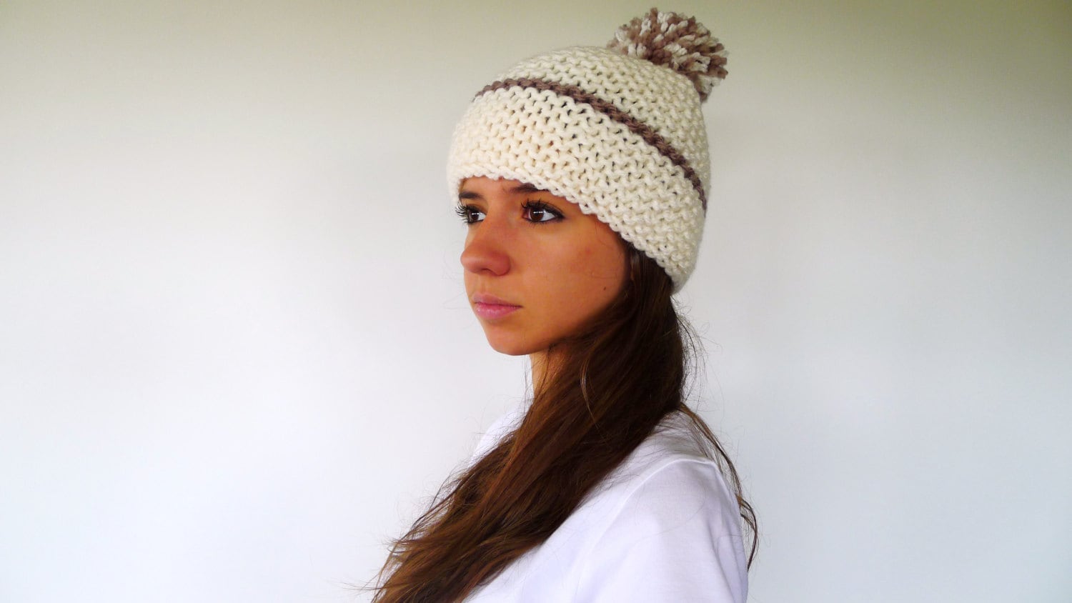 Gorro beige hecho a mano. Gorros tejidos pompón. Gorros de - Etsy España