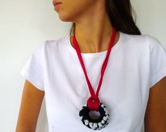 Collar tejido hecho a mano. Collar de Collares - Etsy