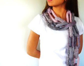 Echarpe avec chaînes. Foulard gris. Foulards originaux pour femmes. Foulards tissés à la main. Idées cadeaux pour elle