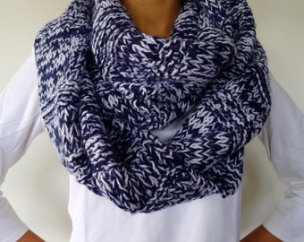 Men's infinity scarf in white and blue | Knit circle scarf | Knitted cowl scarf | Winter scarves for men